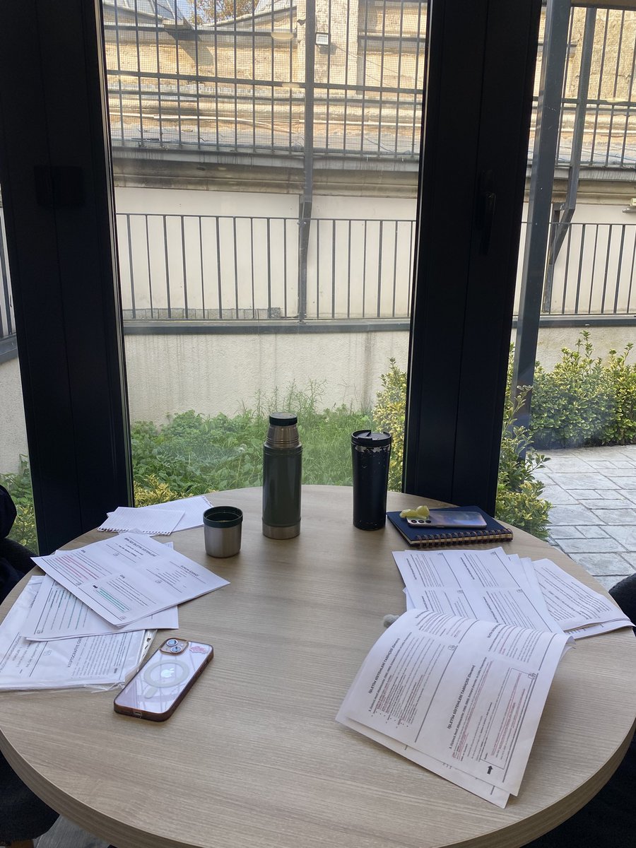 selam bugun veznecilere geldik ders calısmak için bazen istanbul istanbul hissedersin