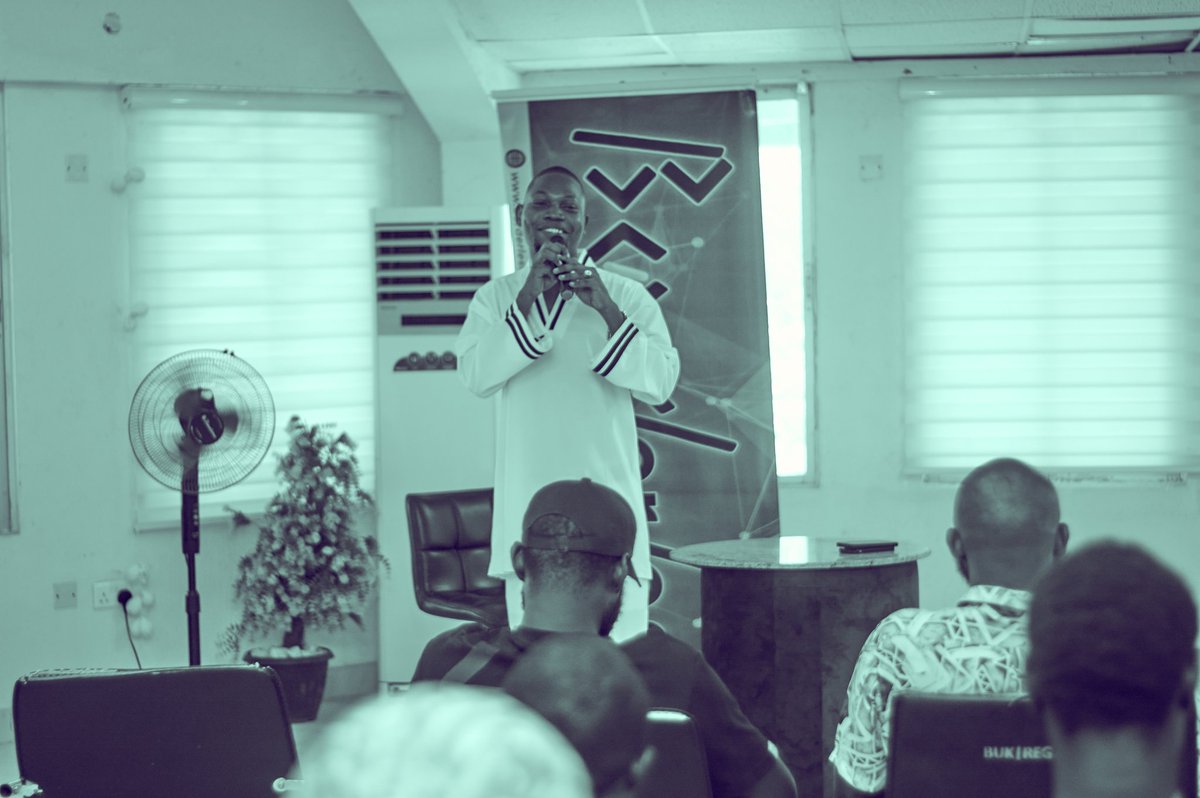 Double_Elevenn1's tweet photo. Borderless 4.0 — Impact by Design
This weekend, I had the honor of speaking at Borderless 4.0, hosted by @borderless_kano, held at Bayero University, Kano, a gathering that truly reflected the future of innovation in the North.
I spoke on “Success in the Web3 Ecosystem”, where I shared a simple but powerful truth:
"In Web3, success isn’t measured by how much you make,
but by how much value you create, how much trust you build,
and how deeply you contribute to the ecosystem."
To help everyone in the room connect with this vision, I broke it down into 4 Pillars of Success in Web3:
1���⃣ Knowledge – the foundation that keeps you relevant.
2️⃣ Contribution – the real currency of growth.
3️⃣ Networking – because in Web3, collaboration beats competition.
4️⃣ Positioning – knowing where to stand and how to be seen.
Seeing the number of attendees at the event was truly inspiring, it’s a clear sign that Web3 is rising powerfully in Northern Nigeria, and I’m proud to be one of the pioneers pushing this movement forward.
A massive shout out to my friend and the brilliant Tech Lead of Borderless Tech Club Kano, @EmmybabsDeVav, whose passion and hard work made this event a success.
Big appreciation to the entire Borderless team, your dedication truly showed.
And of course, our profound gratitude goes to @_karlagod, whose mentorship, guidance, and leadership continue to be a blessing to the entire community.
Special thanks to our amazing sponsors, @MagicBawls, @BitsaveProtocol, @BorderlessDev for their immense support.
To our community, we see you, we value you, and we love you all.
This is just the beginning, Web3 in the North is only getting started.
#Borderlesstechclubkano #borderlessdev #ImpactByDesign #DeFi #superbawls #magicbawls #blockwaveafrica