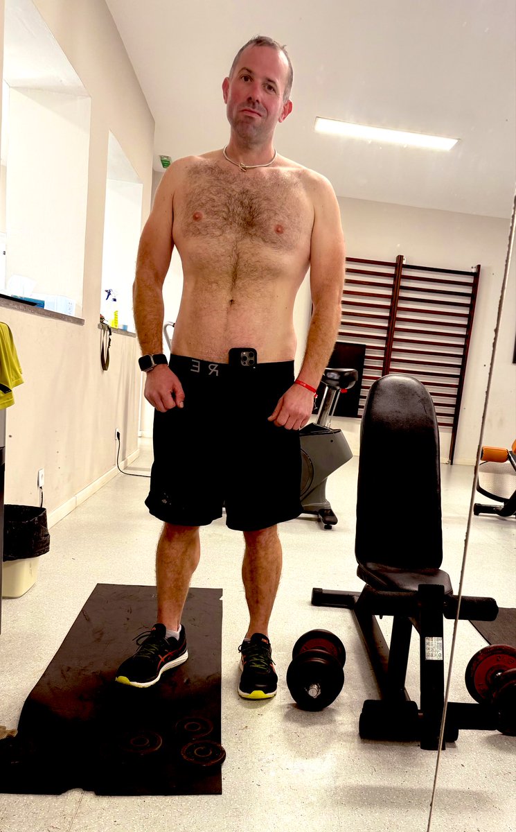 F2P82's tweet image. Moin ausm Hotel Gym