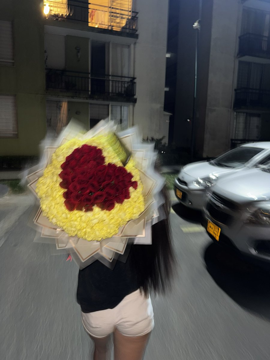 S T E P H A N I E tweet media