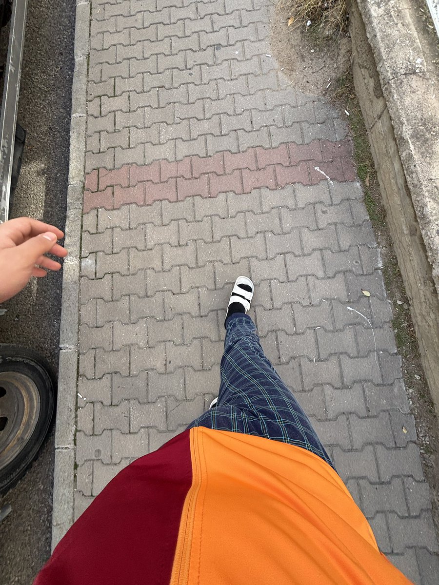 kahve sigara almaya giderken bizim kombinin sacmalik😹😹😹😹👎🏻👎🏻👎🏻👎🏻