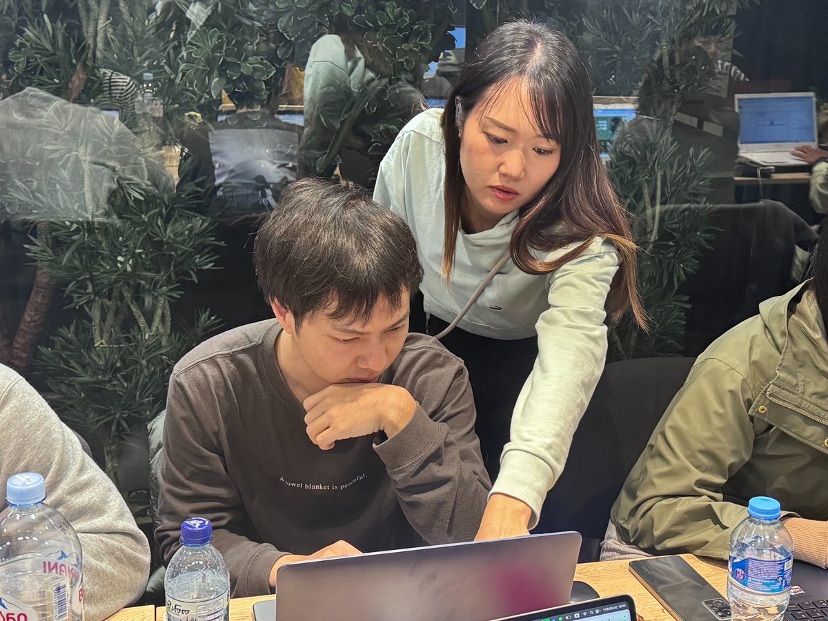 Nomadnian's tweet photo. ジョージア42期🇬🇪

Webサイト制作体験1日目！
 かゆみさんが担当です✨

フロントエンド開発を直感的に体験します👩🏼‍💻 https://t.co/vQNae5hLRN
