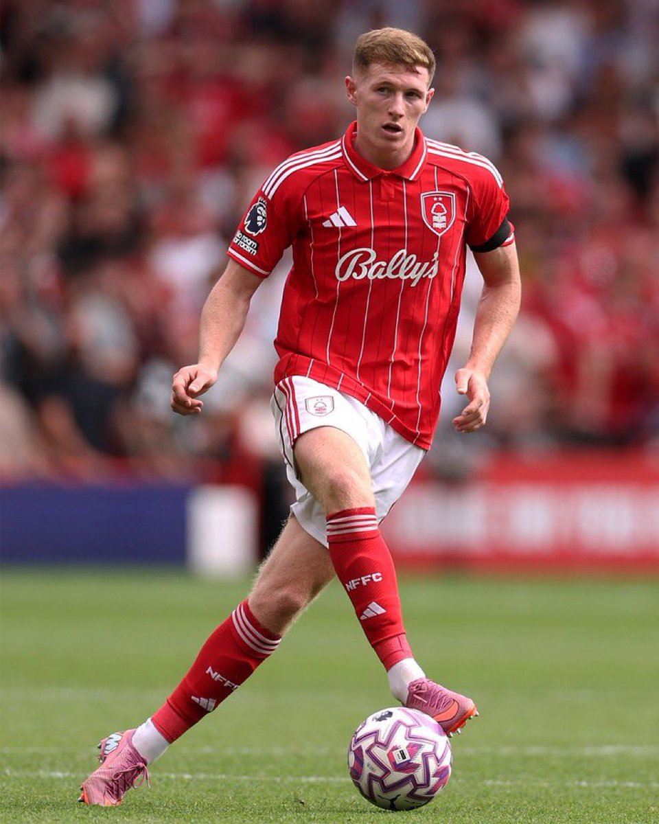 🚨🏴󠁧󠁢󠁥󠁮󠁧󠁿 | Elliot Anderson is the midfielder who would be well-positioned to join Manchester United at the moment. 

[<a href="/AndyMitten/">Andy Mitten</a> via Talk of the Devils]