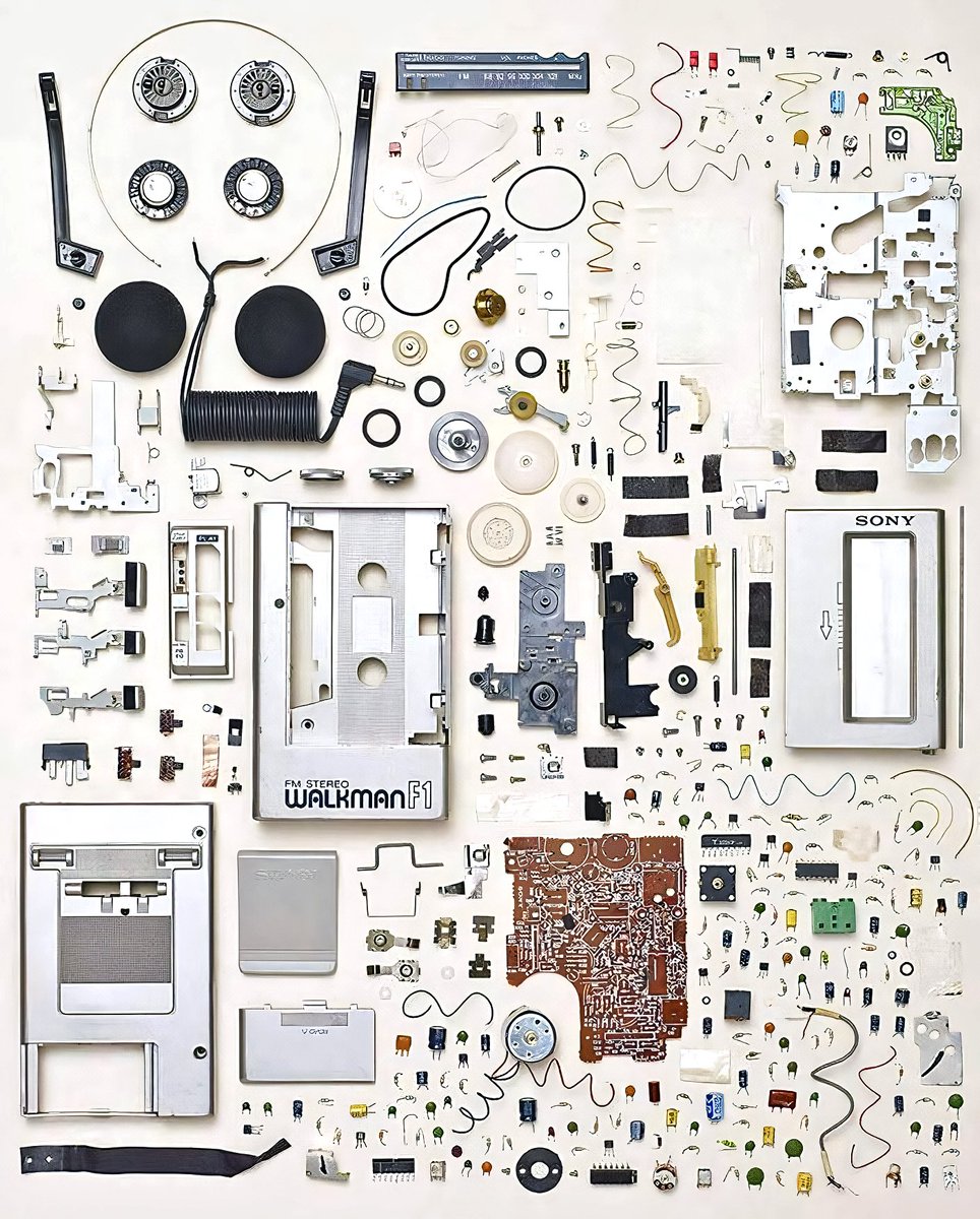 ObsoleteSony's tweet image. 1982 Sony WM-F1 FM Stereo Walkman