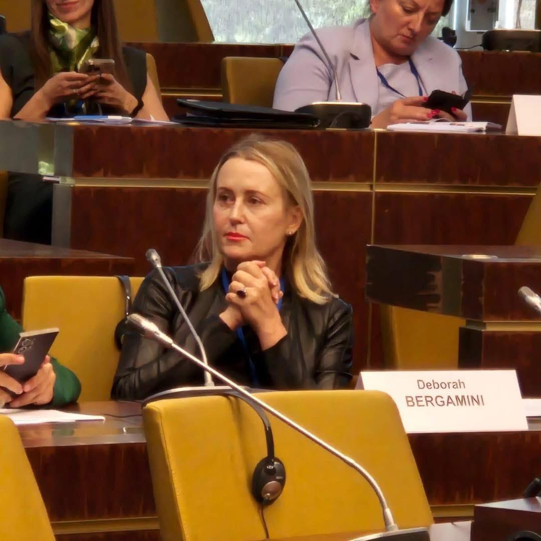 🇮🇹 Nella Giornata dell’Unità Nazionale e delle Forze Armate rinnoviamo gratitudine a donne e uomini in divisa per libertà e sicurezza. 
🪖 Impegno fondamentale in Italia e nei teatri di crisi. 🙏 Vicinanza e ricordo commosso per i caduti. #4Novembre #ForzeArmate <a href="/forza_italia/">Forza Italia</a>