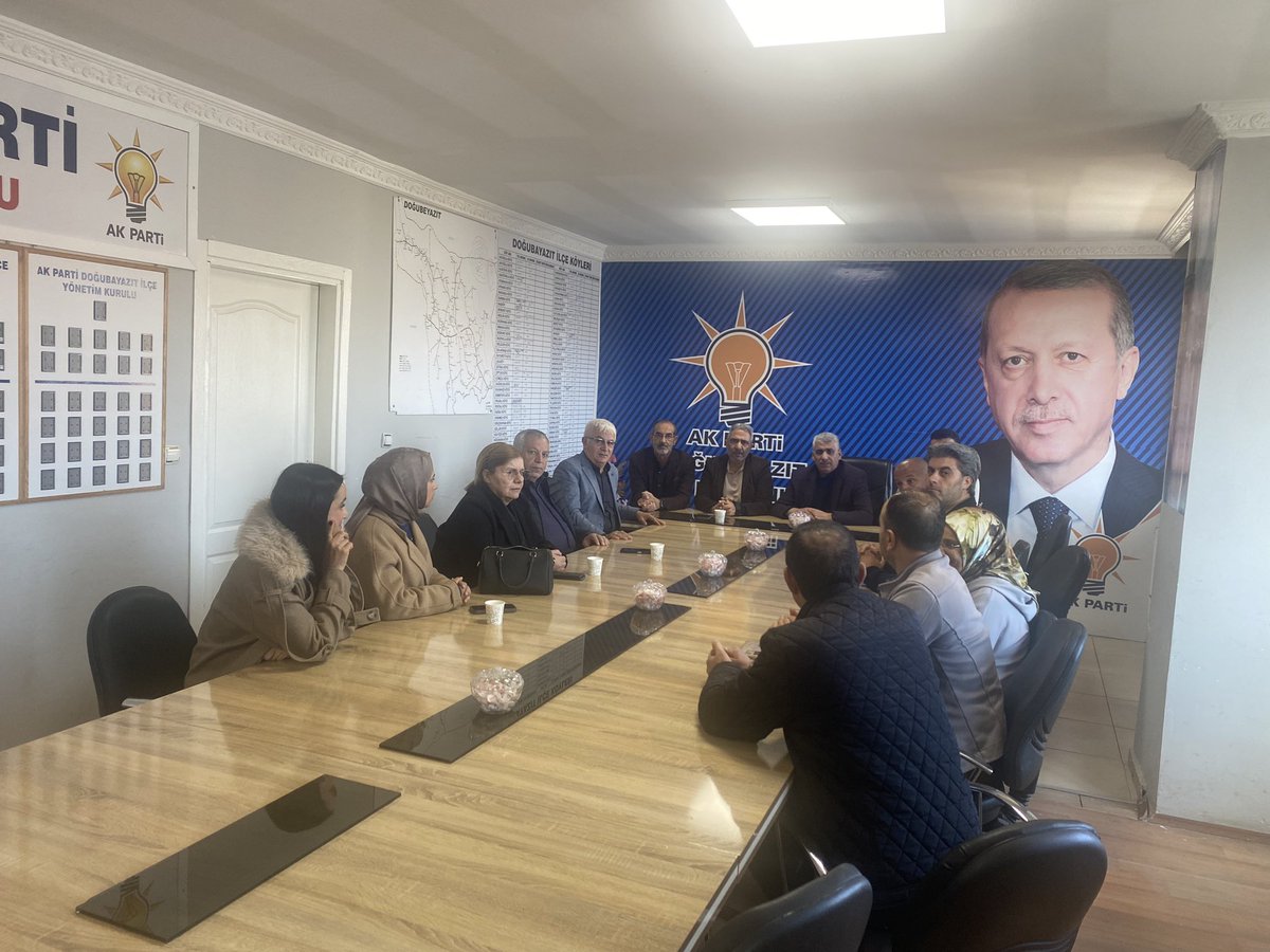 Haftalık olağan yürütme ve yönetim kurulu toplantımızı, İlçe Başkan Vekilimiz ve Teşkilat Başkanımız Sn. İbrahim Sökmenci başkanlığında gerçekleştirdik.