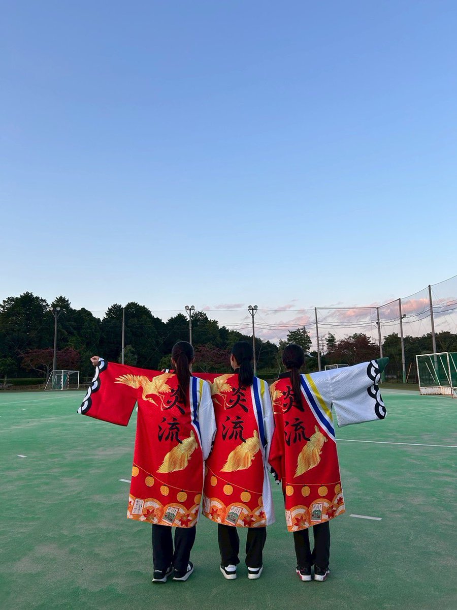 【御礼】
21代目の引退演舞にて、いつもお世話になっております、SuzyParker様に引退演舞の衣装を作成していただきました！

歴代演舞の想いを一つひとつ紡ぎ、その瞬間が蘇るような、心に残る特別な衣装を本当にありがとうございました✨️❤️‍🔥

#スージーパーカーで制作
#yosakoi_suzy
#引退演舞用法被