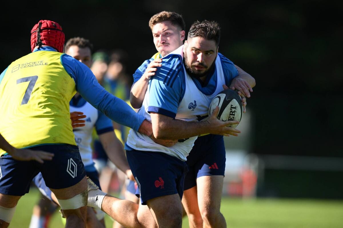 lequipe's tweet photo. Il a transformé son garage en salle de muscu, perdu 10 kg et devrait débuter avec les Bleus : entretien avec Régis Montagne, celui qui n'est définitivement «plus le même joueur»
➡️ https://t.co/rFzEy2vRV0 https://t.co/qlwmuteuVJ