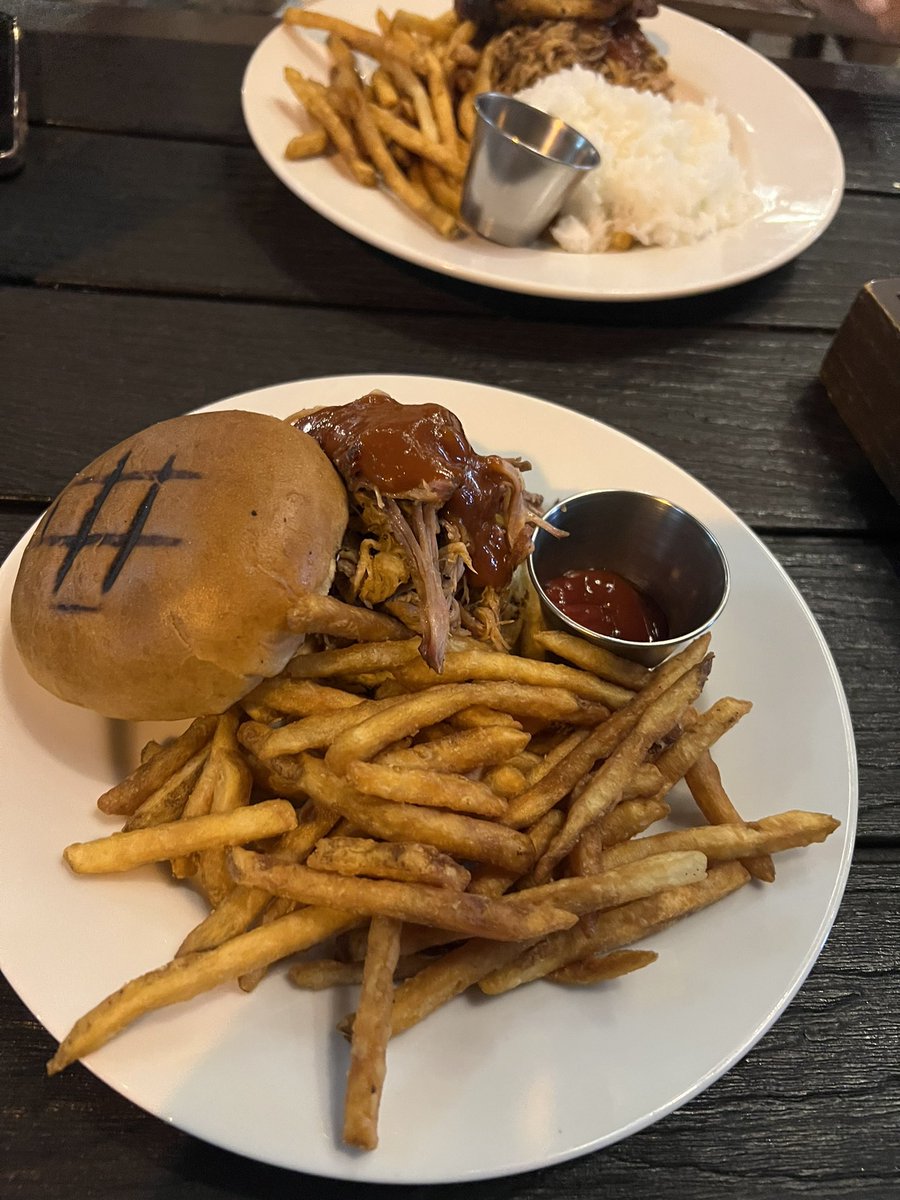 J Gryphin tweet media