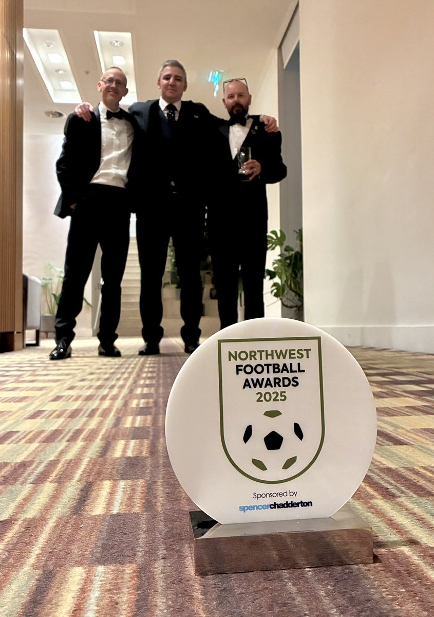 The Scarf Bergara Wore Podcast tweet media