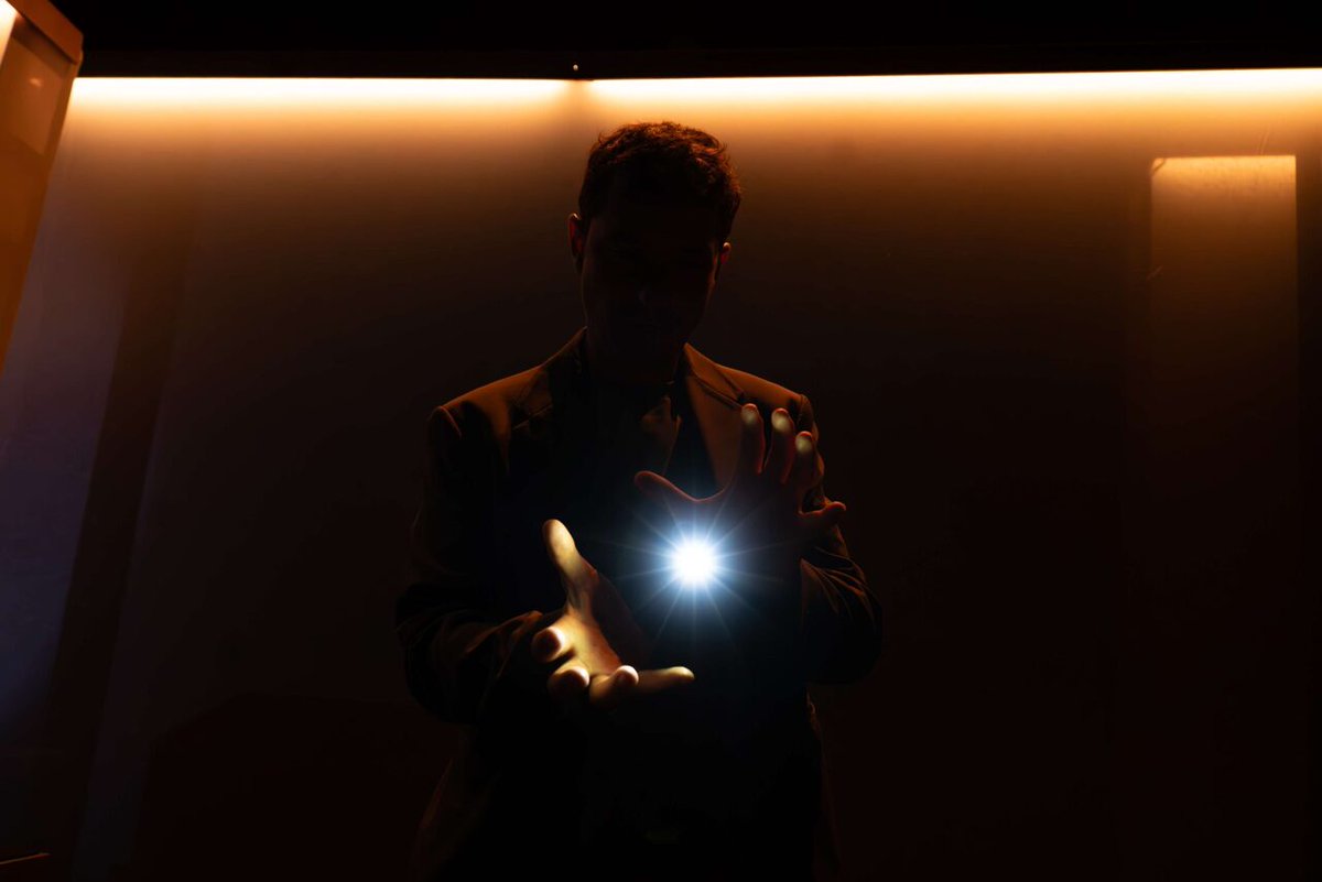 👁Nacho Diago presenta su espectáculo 'aLUZina' en #FuencarralElPardo a través de <a href="/21distritos_/">21 DISTRITOS</a> 

✨Sombras, asombros y mucha magia y humor
✅Entrada libre
ℹA partir de 5 años

🗓7 de noviembre
🕡18:30 h
📍CC Alfredo Kraus
👉informate.madrid.es/1erg11