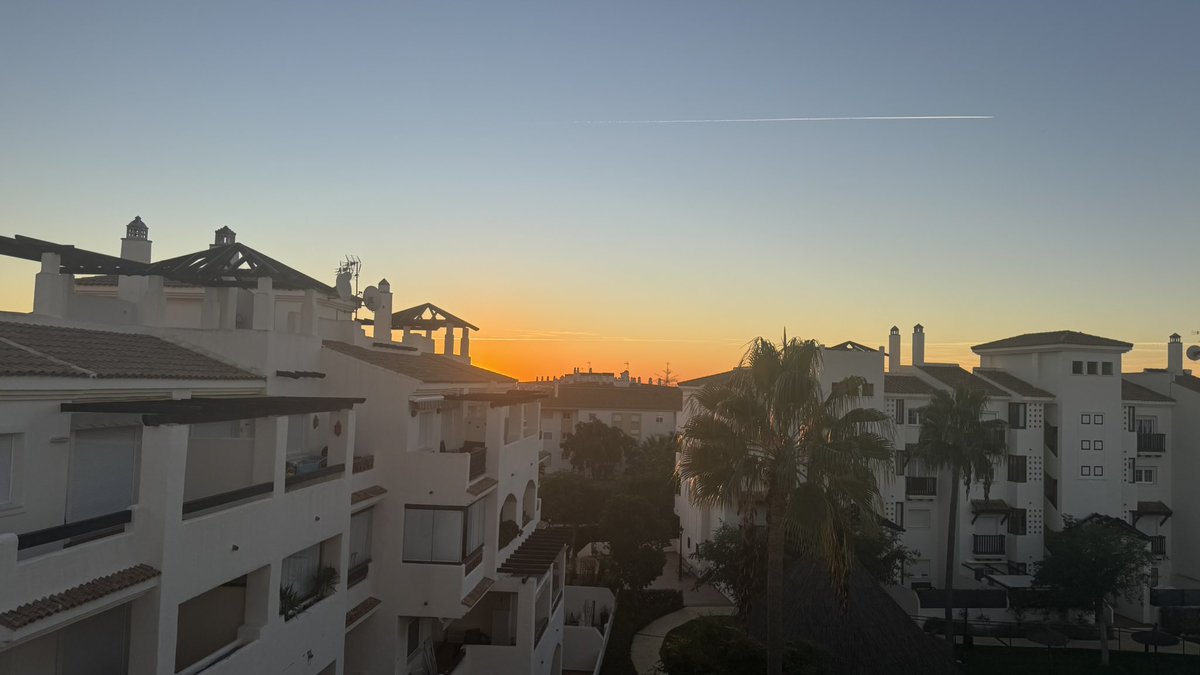 AndersBerlin's tweet photo. Sunrise this morning… https://t.co/DGj07N6pRs
