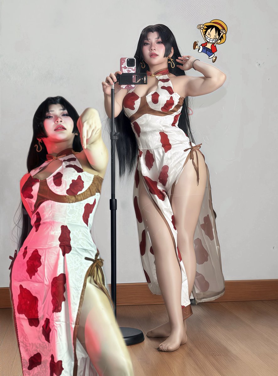 Kneel before me or be turned to stone. It’s your choice 🐍 

#boahancock #onepiece