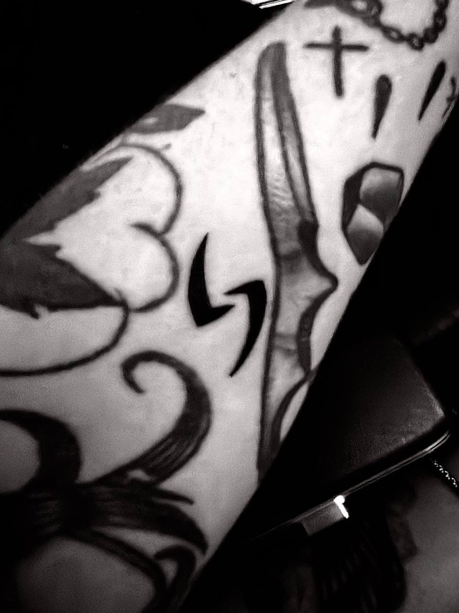 Nonnybigears tweet media