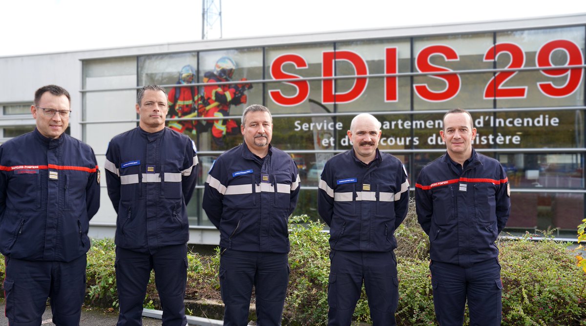 La direction du #SDIS29 a accueilli le 03/11 les nouveaux personnels de l’encadrement des marins-pompiers de Brest. Un moment d’échanges pour renforcer la coopération et la coordination opérationnelle dans le #Finistère.
#marinspompiersbrest #Encadrement #Partenariat