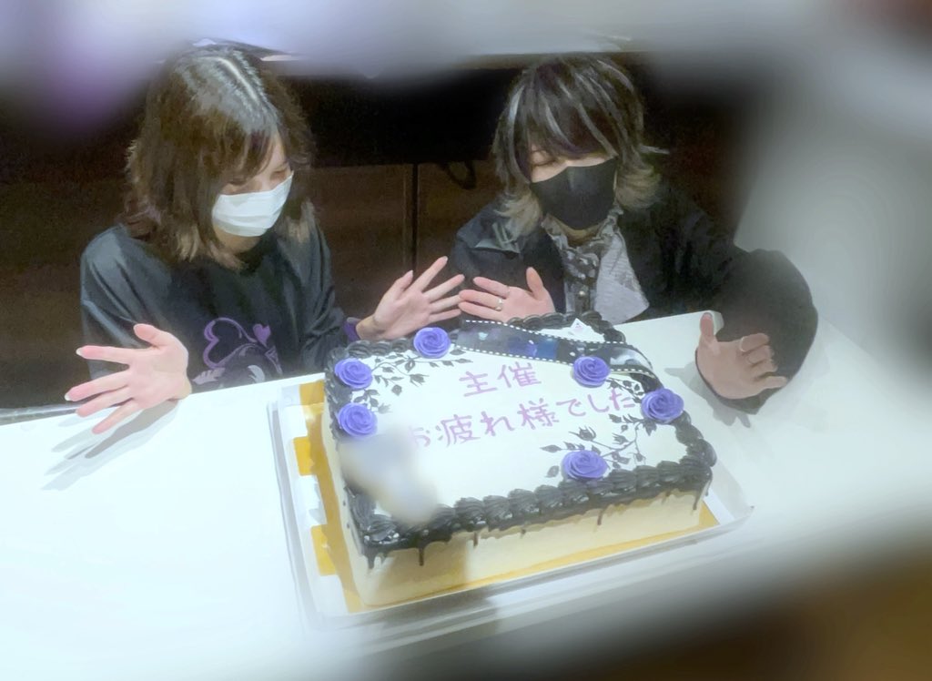 Nya__wolf's tweet photo. ︎︎⟡取り急げなかった︎︎⟡
〖JOKER vol.2 〗にてあーるくん。宛にケーキと花束出させて頂きました
２回目の主催お疲れ様でした𓂃⟡.· https://t.co/2fhtfUubSj