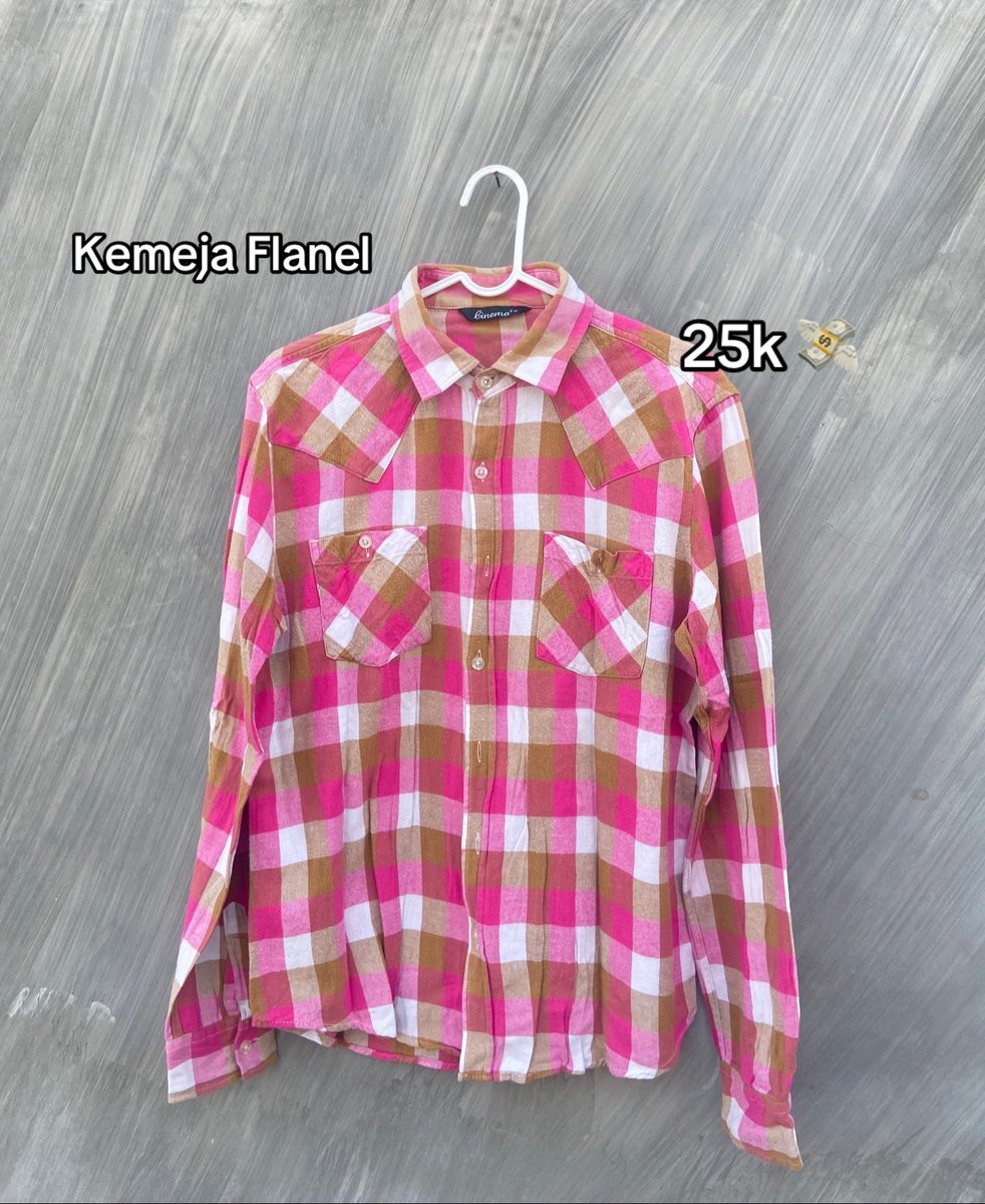 vidaarchvs's tweet image. WTS Preloved jember murahh, baju semua under 25k, boleh nego, dompet selusa tweed 40k nego, abisin semua pls biar lega lemarikuu, bisa cod daerah kampus jugaa, brg lainnya di reply ini ya
#jember #prelove #preloved #unej #kampusjember