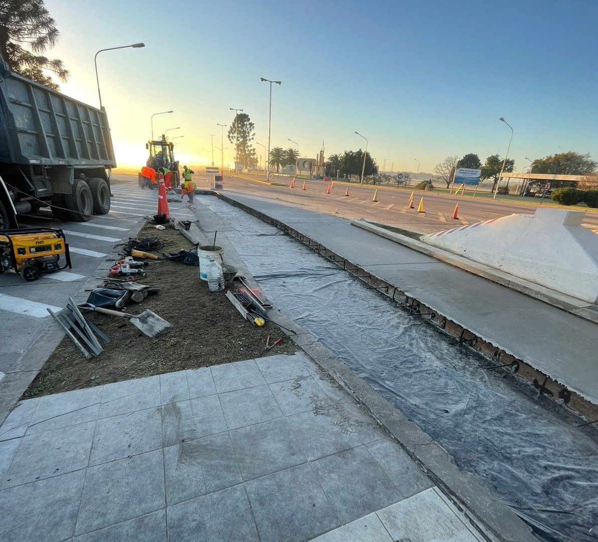 Tránsito normal en el #TúnelSubfluvial. 
Recordamos a los usuarios que siguen las obras de bacheo en la cabecera Santa Fe y en la cabecera Paraná. Por lo que se recomienda circular con precaución respetando las indicaciones en esas zonas.
