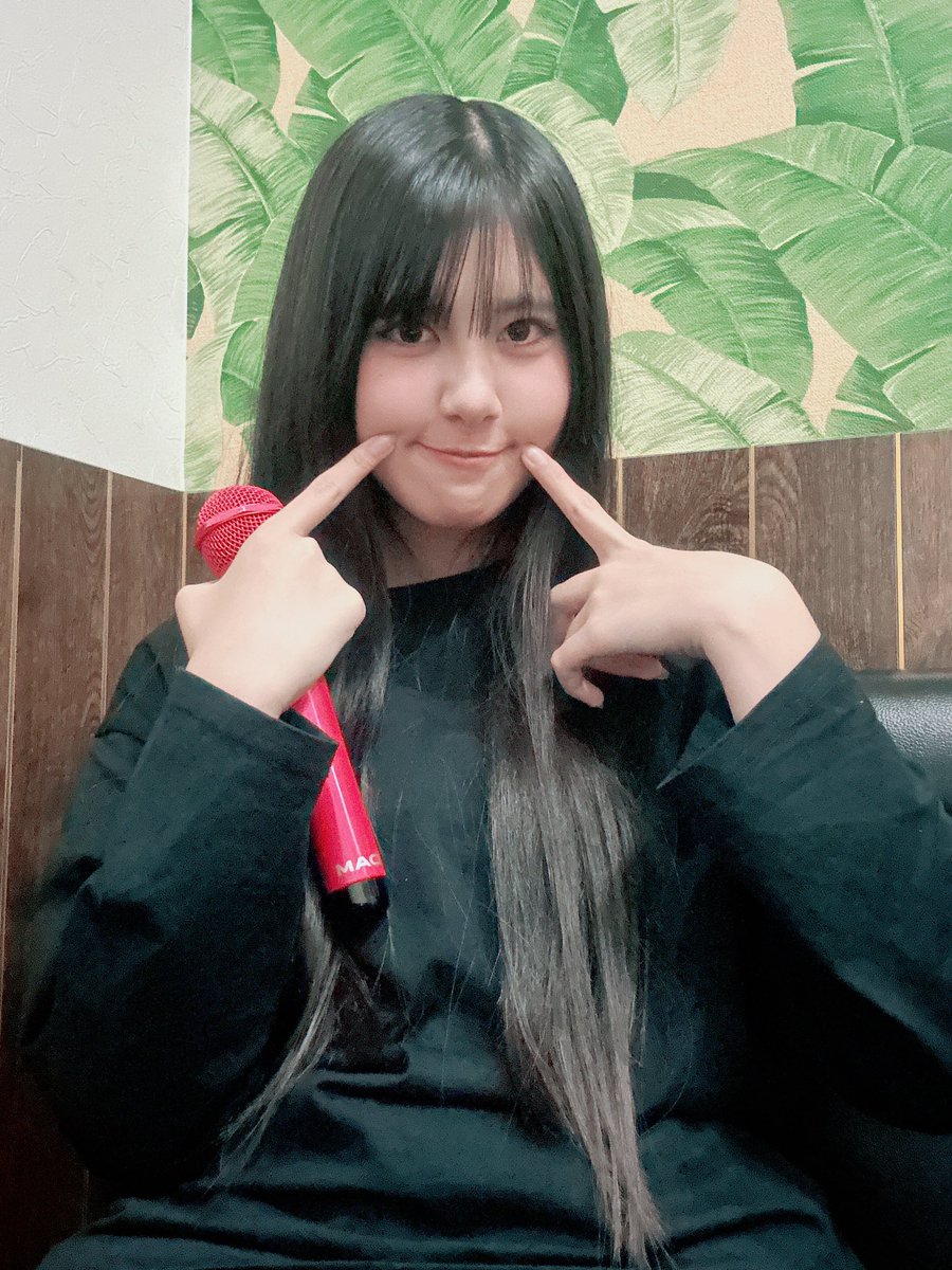 うたの練習しにカラオケ行ってきたよー❥.   　⁓

久しぶりの1人カラオケだったからいっぱい練習してきたっ👍🏼*.・

このあとは、ダンスがあるから頑張ってくるよーん！
今日は、GIRLS HIPHOPとHIPHOP ᙚᵐⁱᒻᵉ¨̮♡

#LUNA