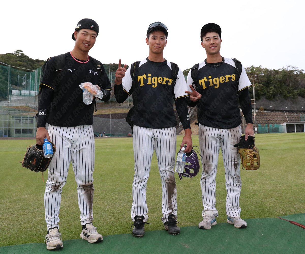 特守を終えて、汚れたユニホームの #百崎蒼生 選手、＃山田脩也 選手