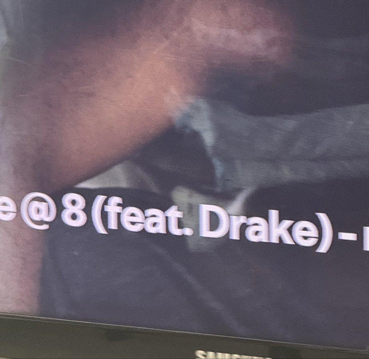 iXactualfacts's tweet image. Currently listening to every Drake song and every song he’s featured on to spike his numbers, @UMG  @RocNation @RollingStone y’all are gonna have to try a lot harder.