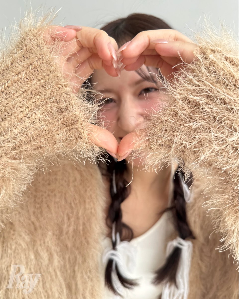 11月4日は #いい推しの日 ということで
#Ray12月号 より、やんちゃんのオフショットをお届け〜🤍📸

どの瞬間もかわいすぎて、
シャッターを切る手が止まりませんでした...❤️❤️

みんなの推しショットはどれですか？？
ぜひ、コメント欄で教えてね💭🩵

#Ray #Rayモデル #Ray専属モデル #rayトレンド