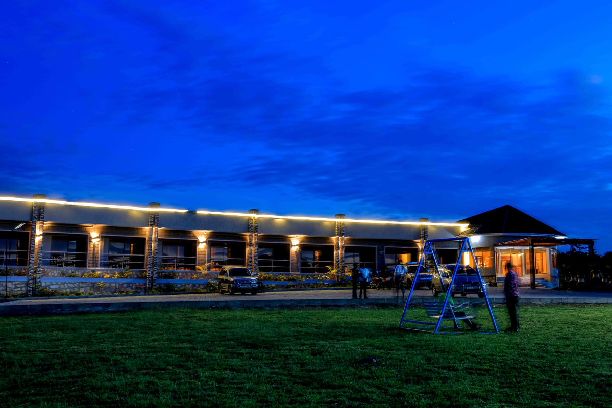 Dolwe Island is one of Uganda’s best kept secrets. Giant granite boulders rise like castles, some balanced like a giant once played with them. Inside, ancient rock paintings, carvings &amp; gongs whisper stories from long ago. A mysterious beauty on Lake Victoria.

📸 <a href="/metmediaug/">MetMediaug</a>
