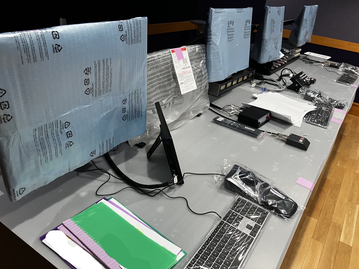 SC_VisualDiv's tweet image. COREに機材が続々搬入中です💻 

#サウンド・シティ 
#CORE