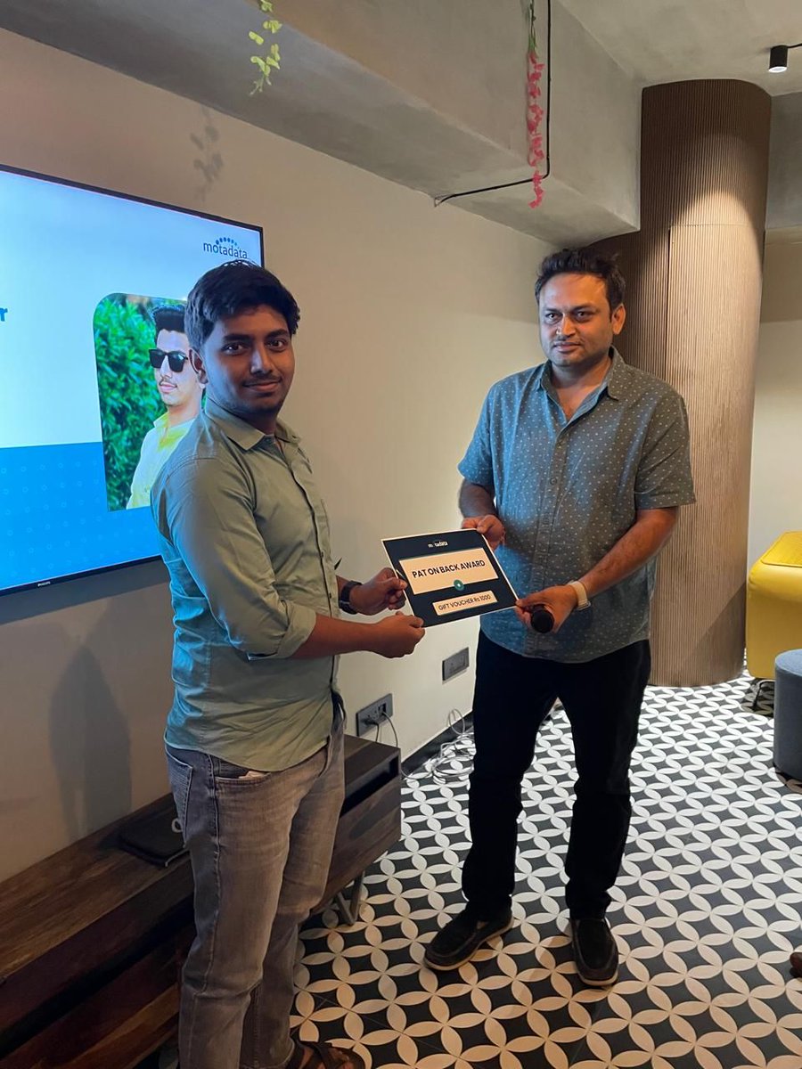 MotadataSystems's tweet image. Celebrating excellence and appreciating ideas!

Another month, another reason to applaud creativity and collaboration. Congratulations to our “Pat on the Back” winner, Meetkumar Chavda, for inspiring us with innovation and impact! 

#PatOnTheBack #CelebrateExcellence