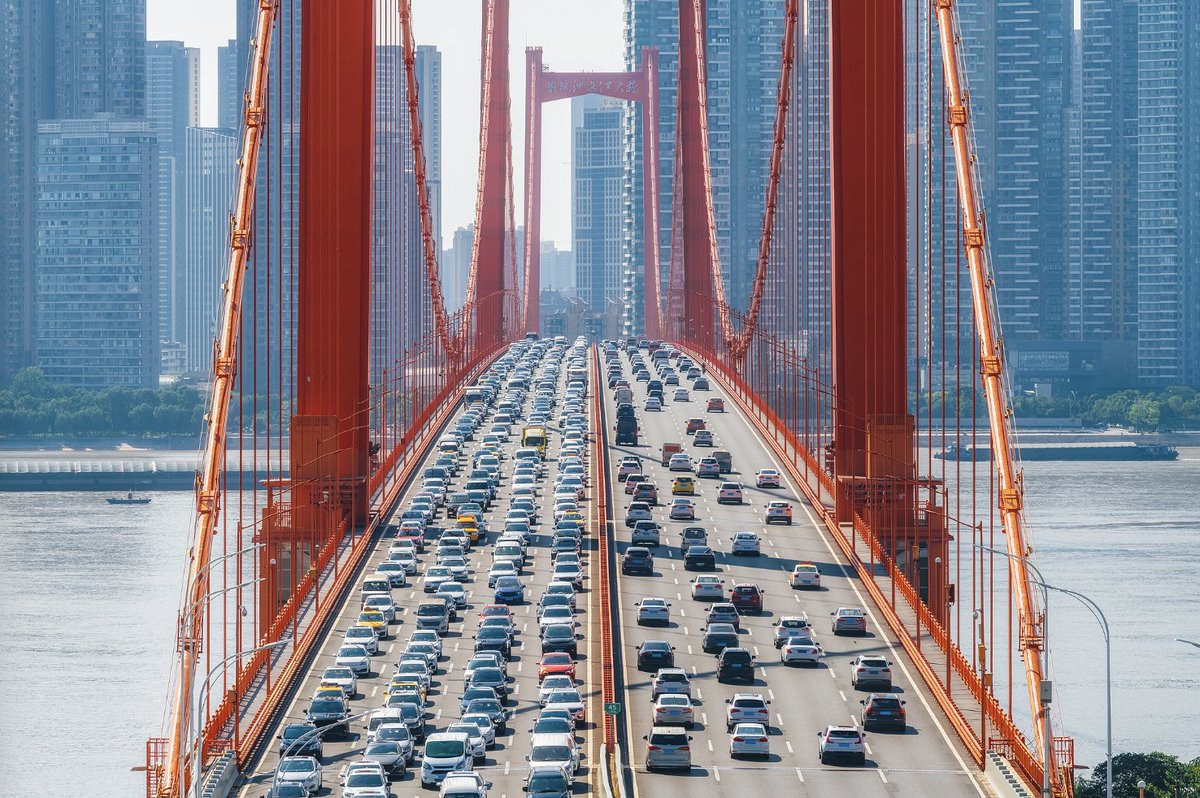 Frontlinestory's tweet image. Sneak Peek: Building a Robust Domestic Market and Fostering a New Pattern of Development 🇨🇳📈

#FrontlineFocus: 🌟How does the 15th Five-Year Plan aim to boost consumption, investment, and market integration?

🛒Boosting consumption

    - Increase employment, incomes, and public…