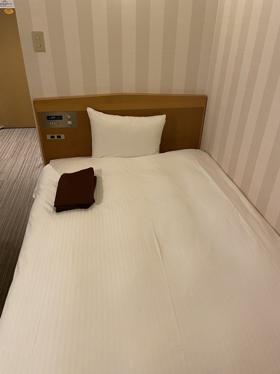 dinkydonaldo's tweet image. 本日の宿 #Day45 #2025出張 
お久しぶり泊まり出張。トリチとテリヤキバーガーを食べて疲労回復❤️‍🩹に。
しかし濃厚おっぱ◯プレイとは...😳