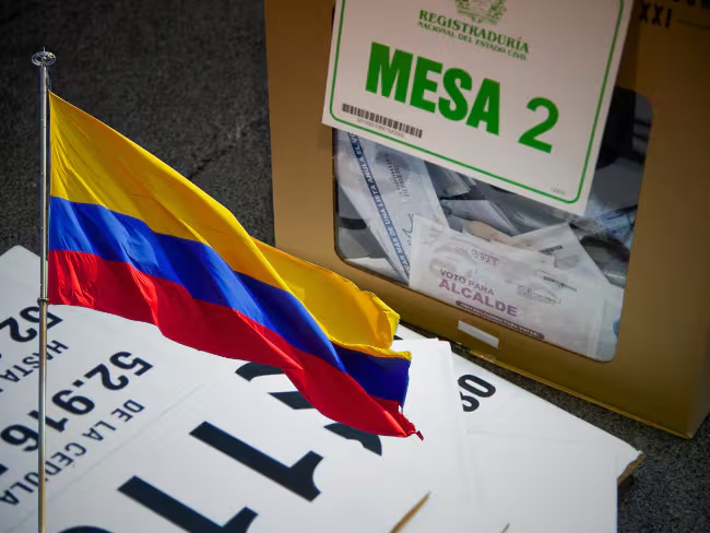 LaWebNoticias's tweet photo. Desde el 8 de noviembre inicia la inscripción de candidatos al Congreso y entra en vigencia la Ley de Garantías.
Las elecciones legislativas serán el 8 de marzo y la primera vuelta presidencial el 31 de mayo de 2026.
https://t.co/wGFDxoPJ1w https://t.co/RqsIPpubk3