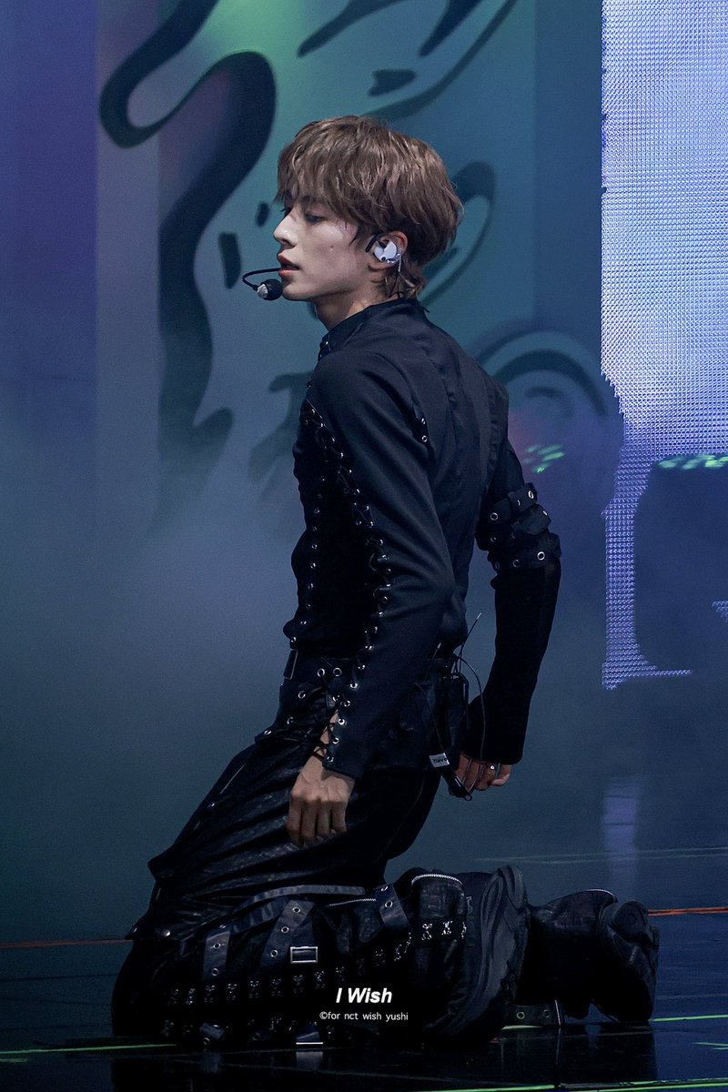 5OOOhz's tweet photo. 이 코디 솔직히 처음에 못 느꼈는데 (제가정말왜그랫을까요)   
그냥  존재해서 감사한 코디로 느껴지네 점점
ㅈㄴ 감동적인 사진들을 많이 남겨준 착한 코디야 https://t.co/iqc4OV8hV4