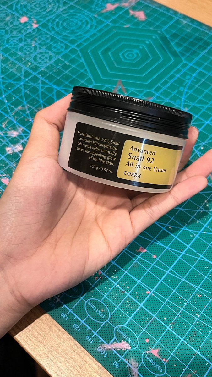 HaiTripleA's tweet photo. WTS skincare ORI no box
skin1004 cleansing oil = 85k
COSRX moisturizer cream snail 92 = 100k 

Take all 170k‼️

📍Dom Surabaya, bisa COD, bisa gosend instan

#preloved #wts #wtb #skincaremurah https://t.co/LBoottXkNa