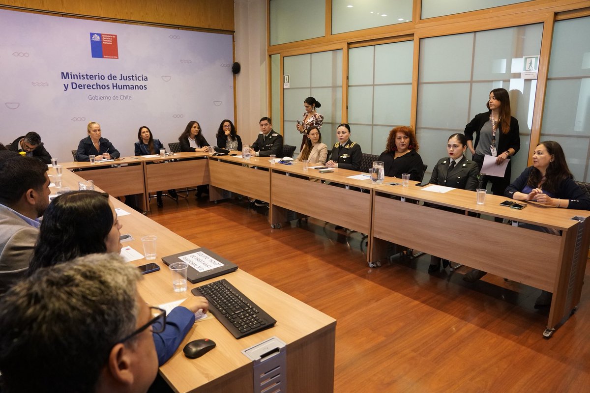 🟢La Subdirectora Operativa, María Angélica Aguirre Cárdenas, participó de la presentación del Sistema de Control y Registro de Visitas, para los Centros de Internación Provisoria y de Régimen Cerrado.

#SomosReinserciónYSeguridadPúblico