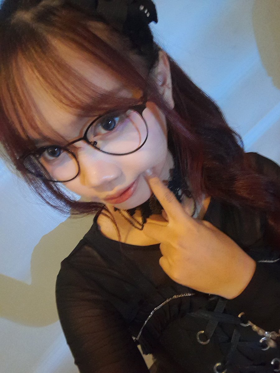 Plesteurrr's tweet image. Otsuu @keyrawriee 🥰
Harusnya dari dulu yaa chemki dengan si imup satu inii🤏🏻