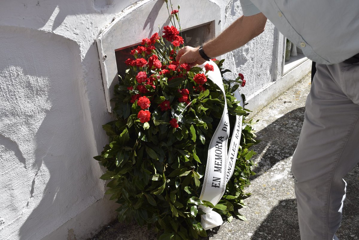 Hoy, en el cementerio de San Juan, hemos recordado la figura de Antonio González Ramos, víctima de la represión franquista que hace 50 años acabó con su vida en los sótanos del antiguo Gobierno Civil de Santa Cruz de Tenerife.