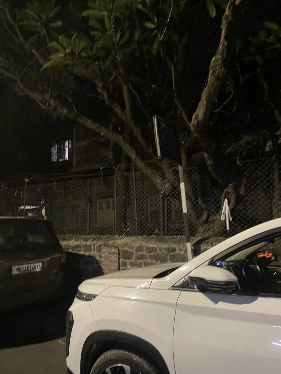 Parking mess created by #SandeepHotel in all by lanes of Ghole Road , NIO Hospital.Traffic department sleeping . Double side parking even after P1 and P2. Super understanding between cops and hotel
<a href="/PuneTrafficU/">Pune Traffic Updates</a> <a href="/PuneCityPolice/">पुणे शहर पोलीस</a> <a href="/PuneCityTraffic/">पुणे शहर वाहतूक पोलीस</a> #Pune #Traffice