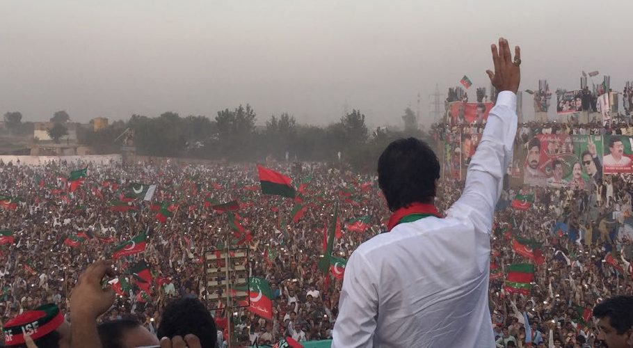 جب ووٹ چوری ہو جائیں اور عوام خاموش رہیں، تو اندھیرا طویل ہوتا جاتا ہے۔ خاموشی ٹوٹے گی، زنجیریں بھی ٹوٹیں گی۔

#ReleaseLeaderOfMasses
<a href="/TeamiPians/">Team Insafians 𝗣𝗼𝘄𝗲𝗿</a>