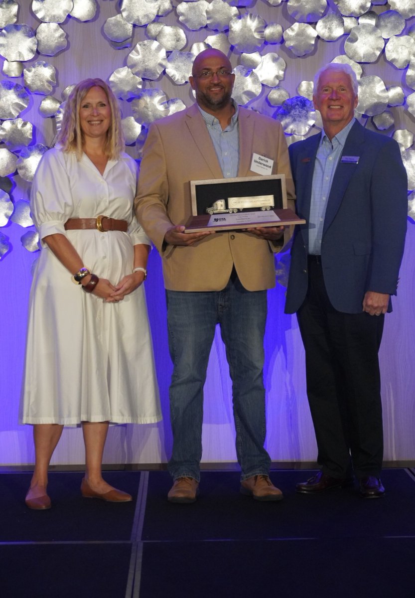 CarterExpress's tweet photo. We’re proud to announce that Carter Express has received two honors from the Ohio Trucking Association — the 2024 Fleet Safety Award (Large Division) and the 2024 Fleet Safety President’s Award!
A huge thank-you to our drivers and team members! https://t.co/pQshgZeyfv