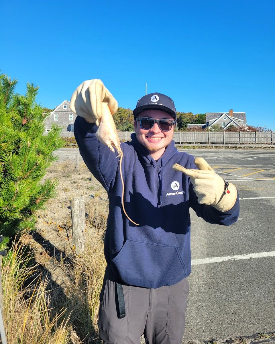 AmeriCorpsCC's tweet image. We&apos;re chasing rainbows and closing out Year 27 ACC training 🌈

#BarnstableCounty #AmeriCorpsCapeCod #GettingThingsDone #CapeCod #NationalService