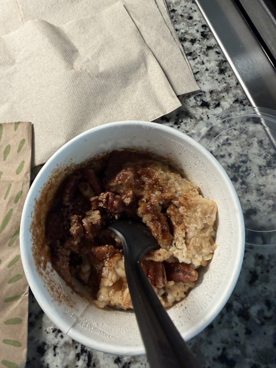 FSRcyclist's tweet photo. @panerabread your Quality Control is lacking. Your app to submit concerns is clunky and would not load pictures   SO oatmeal looked like it had been under the heat lamp, no strawberries and where is the cinnamon crunch ? https://t.co/0O0oaVLs8z