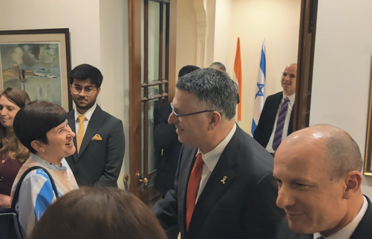 sidhant's tweet photo. Israel foreign minister Gideon Sa'ar @gidonsaar meets Delhi's diplomatic community at a reception hosted by Israel Amb Reuven Azar @ReuvenAzar in Delhi https://t.co/U9iTrV7PUq