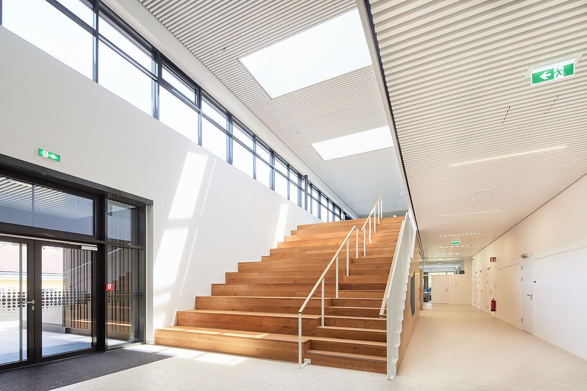 Archello's tweet image. PLOV Architekten’s sustainable renewal of the Perchtoldsdorf School transforms the comb-structured campus into an energy-efficient, flexible learning environment.
buff.ly/mDJm4MW 

#LowCarbonDesign #PassiveArchitecture #CircularBuilding