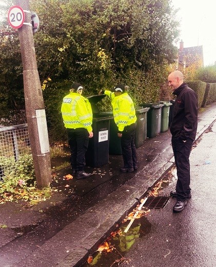 PSOSSWEdinburgh's tweet image. #PoliceScotland joined partners across South West Edinburgh ahead of Bonfire Night to identify safety concerns and engage with residents.

This proactive approach helps reduce risk, prevent antisocial behaviour, and keep our communities safe.

#TomorrowWeStillLiveHere