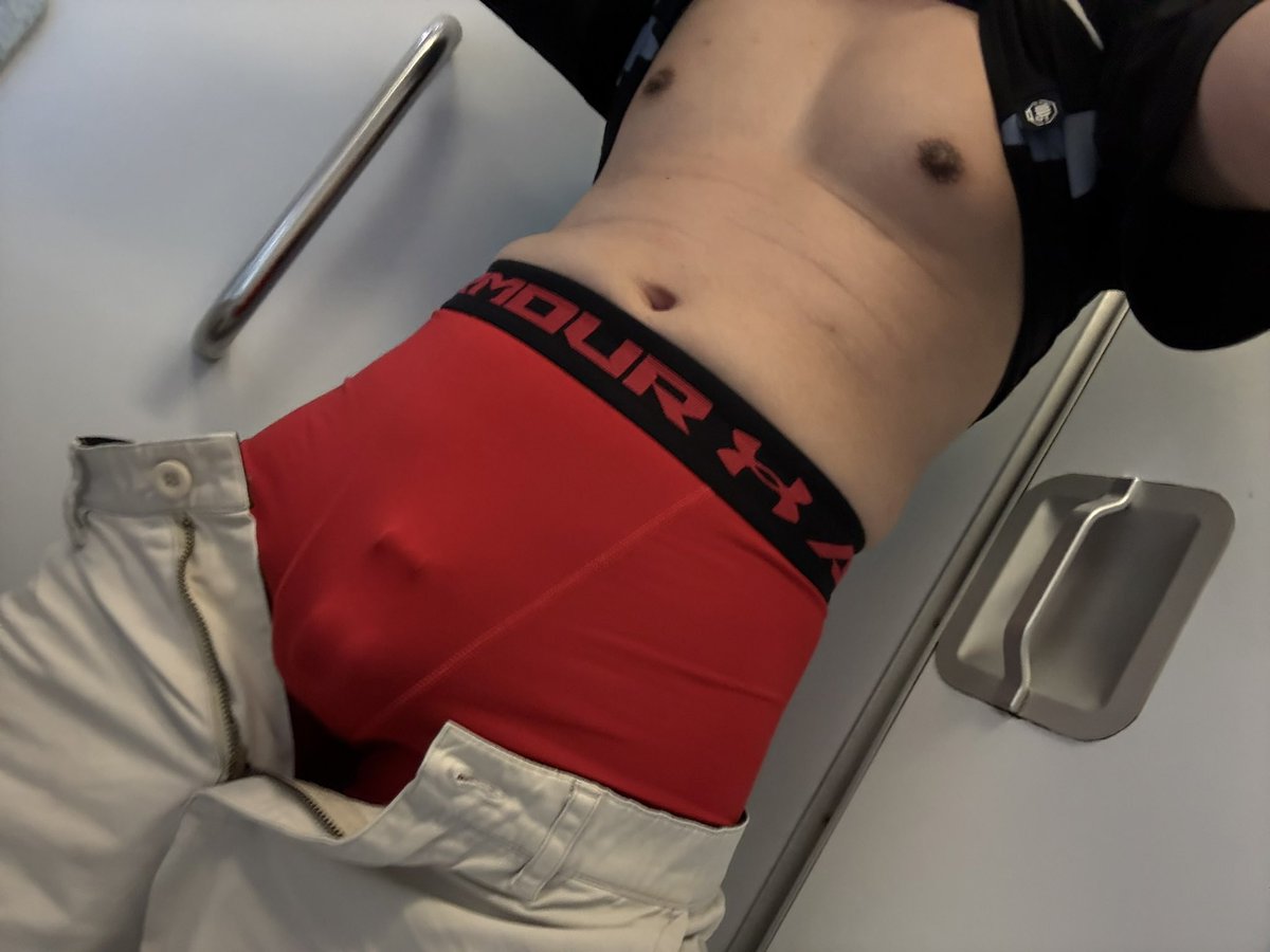 Caged Ike tweet media