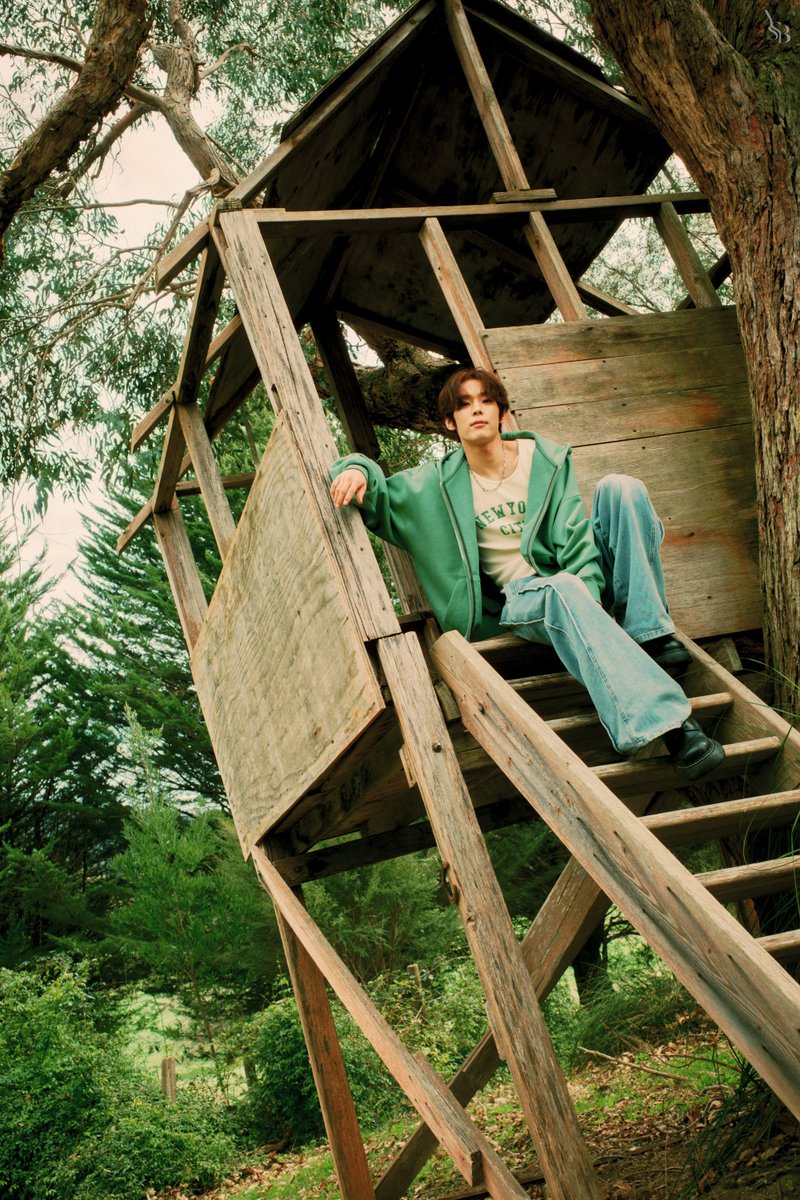 jiseochan's tweet photo. it'd be so fun to hang out with seobin in his treehouse 😆
#윤서빈 #YoonSeobin
#DigitalPhotozip #Boys_in_the_wild https://t.co/dhreWn6jsU