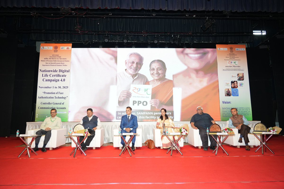 ControllerDot's tweet image. At the Mega DLC Camp in Ahmedabad Nationwide DLC Campaign 4.0, IPPB launched a doorstep DLC service for Telecom Pensioners. Ms.Vandana Gupta,CGCA, inaugurated it in the presence of Sh.V. Srinivas,Secy DoPPW. Pensioners can now get their Life Certificate from the comfort of their…