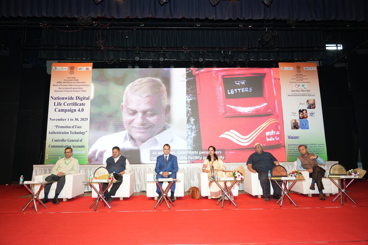 ControllerDot's tweet image. At the Mega DLC Camp in Ahmedabad Nationwide DLC Campaign 4.0, IPPB launched a doorstep DLC service for Telecom Pensioners. Ms.Vandana Gupta,CGCA, inaugurated it in the presence of Sh.V. Srinivas,Secy DoPPW. Pensioners can now get their Life Certificate from the comfort of their…