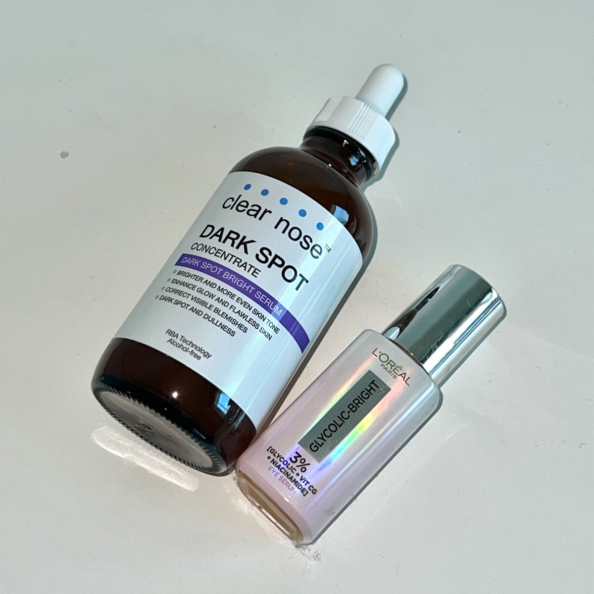 lilithinvmps's tweet image. ใช้ 2 ตัวนี้อยู่ขาวเท่ากันทั้งหน้า ขวดม่วงเคลียโนสรอยดำเข้มจางไวจริงผิวโคตรเนียน ไกลโคลิกมีลูกกลิ้งทาใต้ตาเย็นสบายชห. แต่ใดๆอย่าลืมทากันแดดไม่งั้นก็ดำเหมือนเดิมอะ